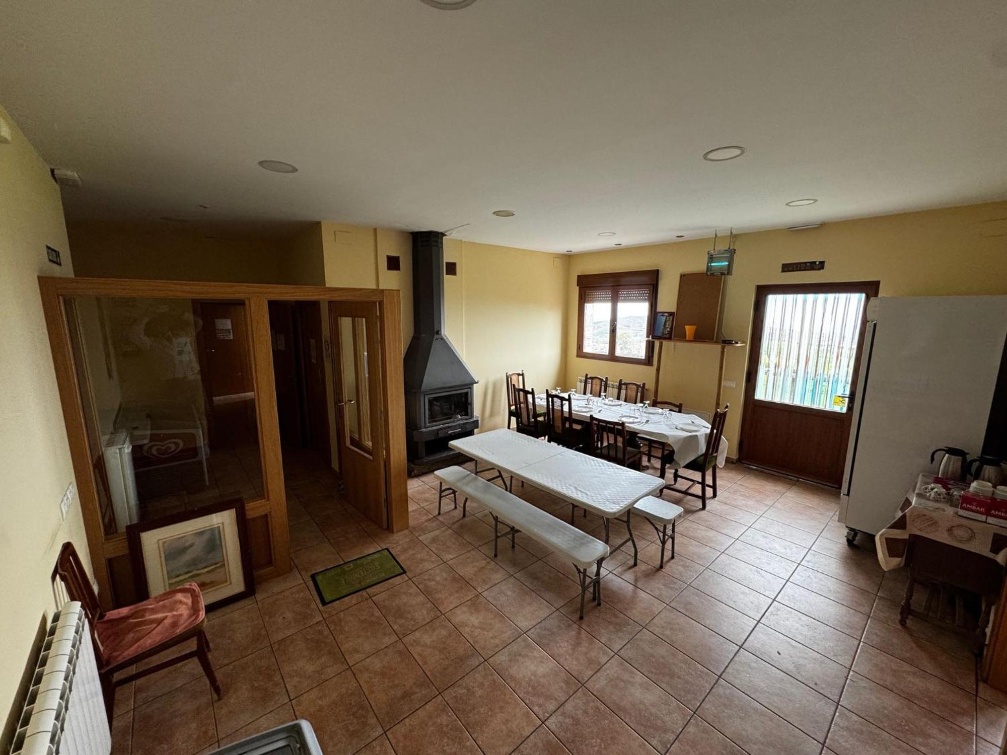Albergue De Peregrino Cruz De Fierro 芳瑟巴登 外观 照片
